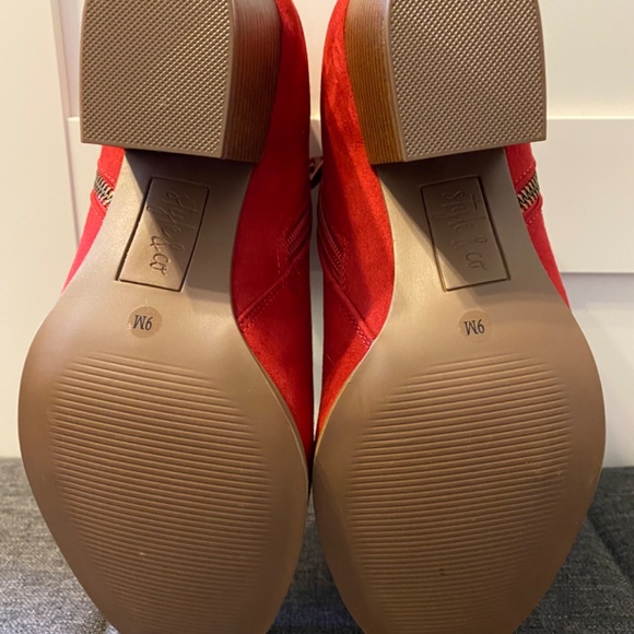 Women's boots in Red - Picture 5 of 8